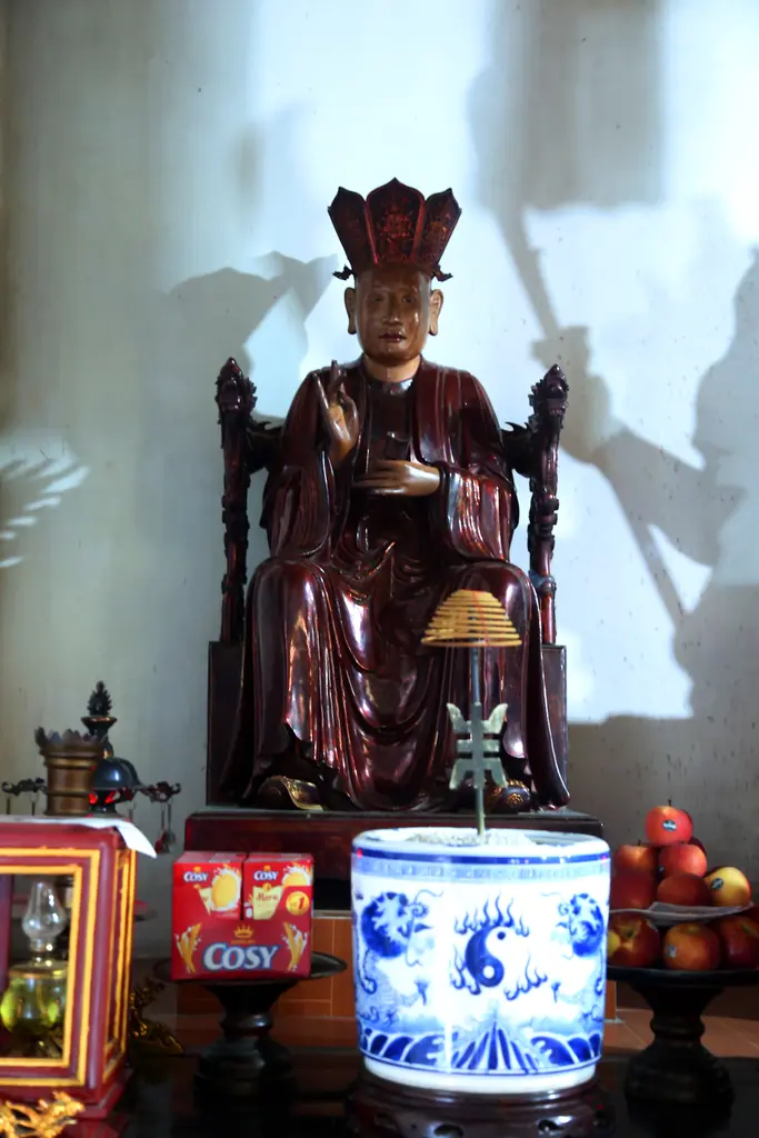 Tượng thờ trong chùa Ngọc Mạch