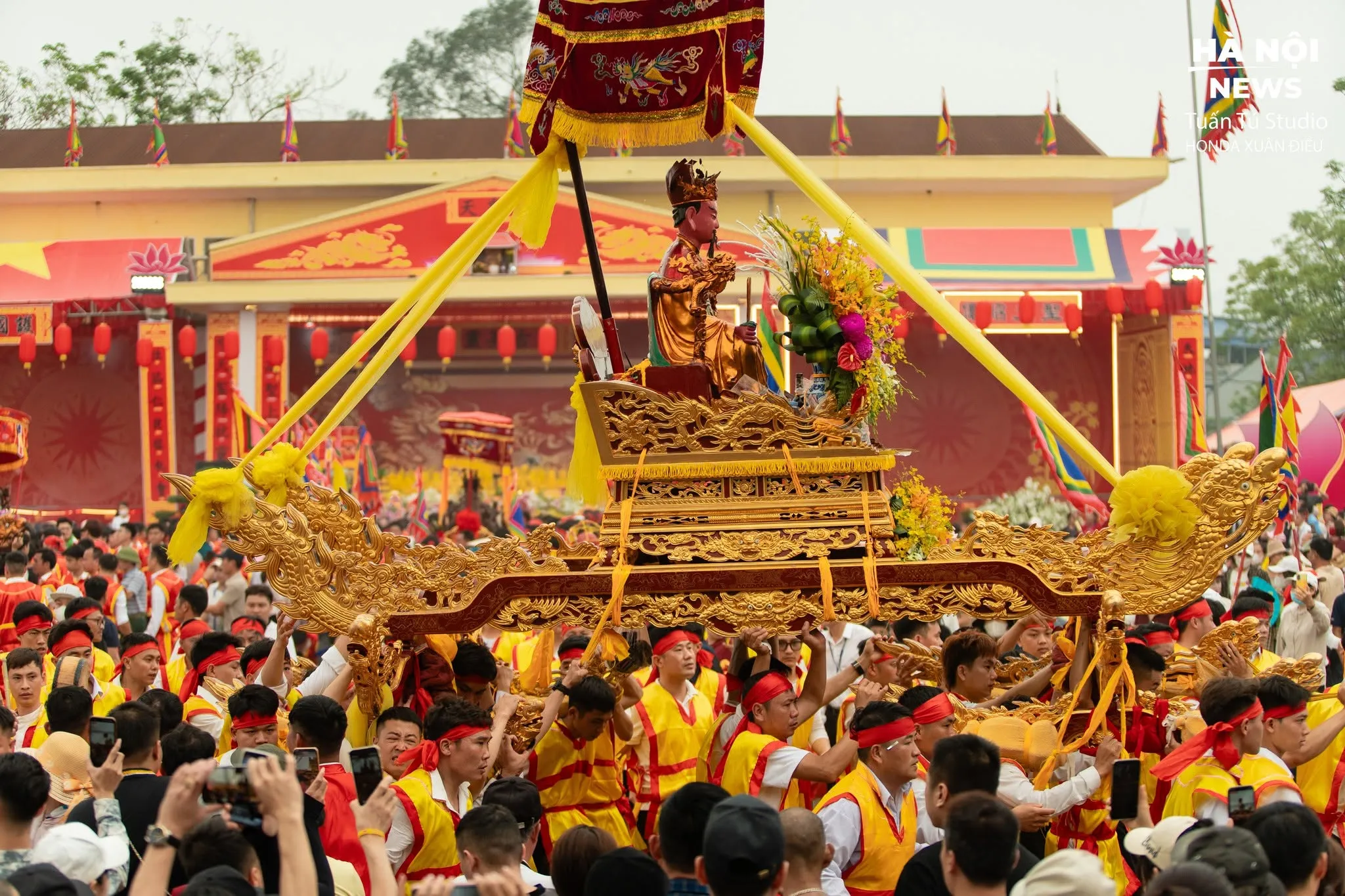 Rước kiệu Thánh tại Hội làng Thượng Lâm Trang