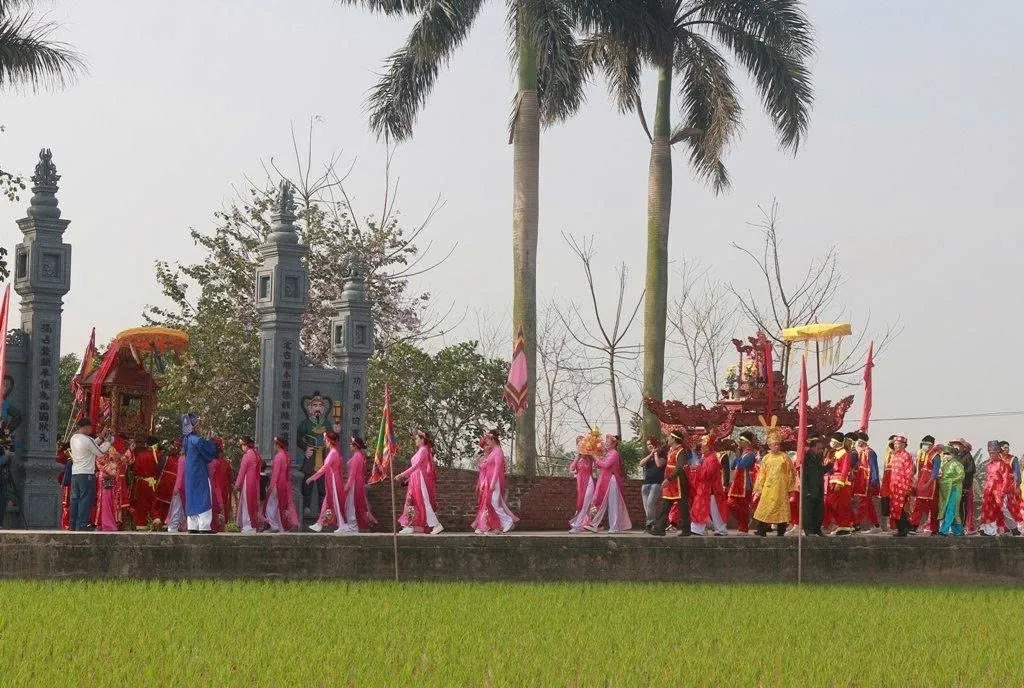 Lễ rước tại Lễ hội đền Long Động