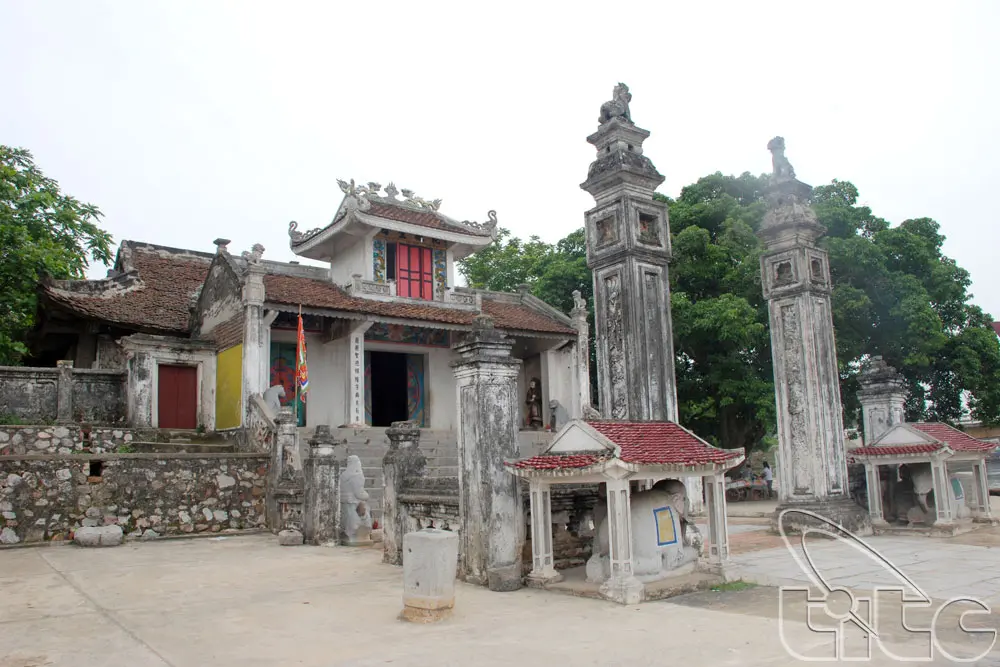 Cảnh quan Đền Cờn
