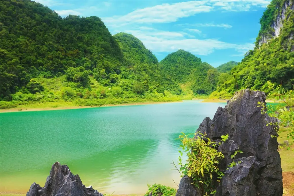 Hình ảnh Hồ Thang Hen