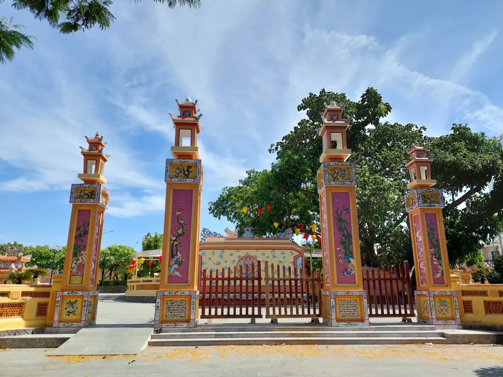 Cổng di tích Đình Tiền Hiền Làng An Hải Và Đền Thoại Ngọc Hầu