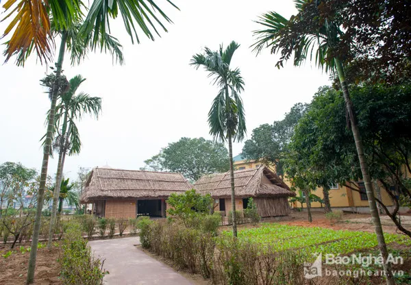 Nhà tranh cụ Phan Bội Châu tại khu lưu niệm