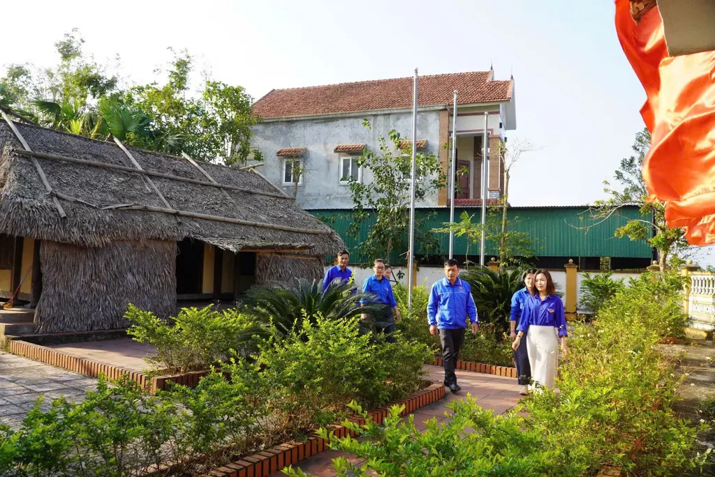 Cảnh quan Nhà Cụ Mai Kính