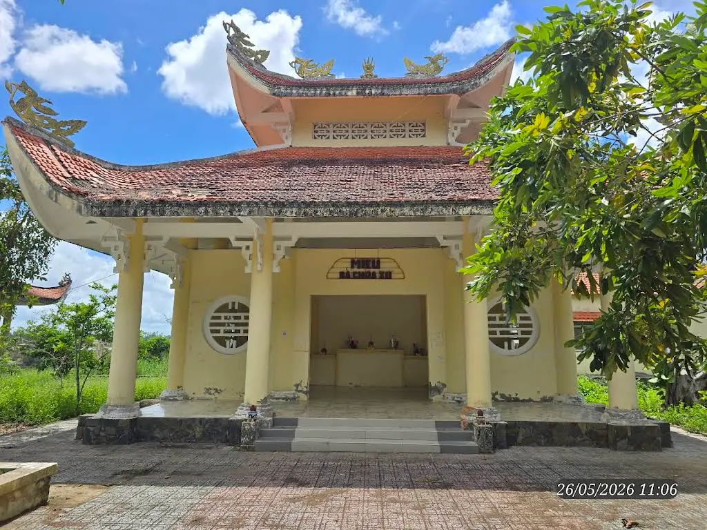 Cảnh quan di tích Miếu Bà Chúa Xứ Mỹ Đông
