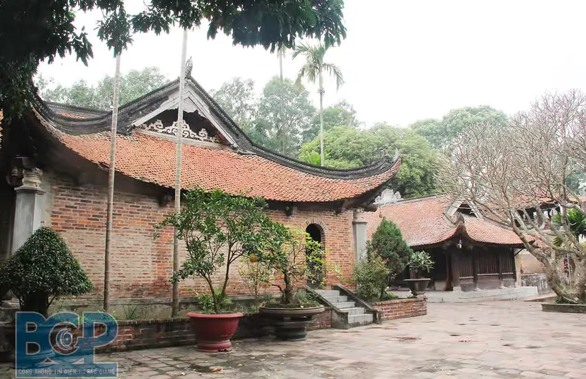 Không gian tại Chùa Thông