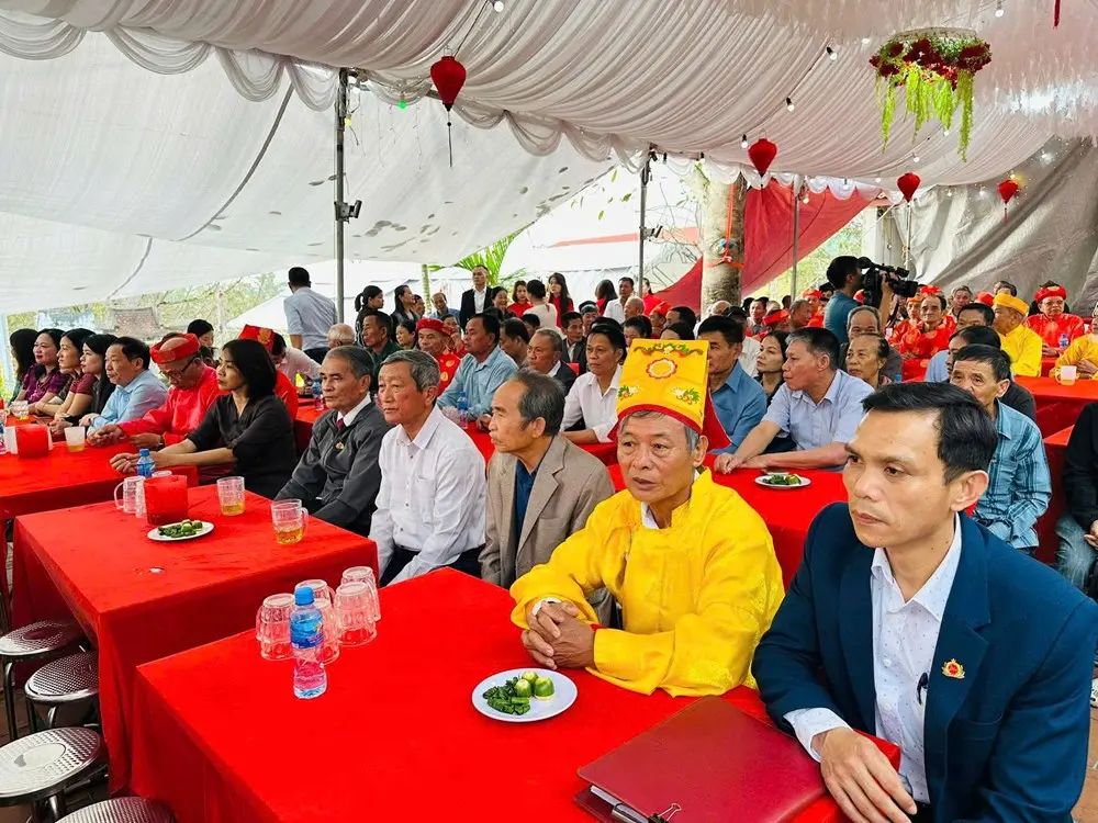 Đông đảo nhân dân tham dự Lễ hội Đô Đài Bùi Cầm Hổ