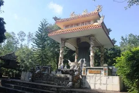 Cảnh quan không gian di tích Lăng Miếu Triệu Tường