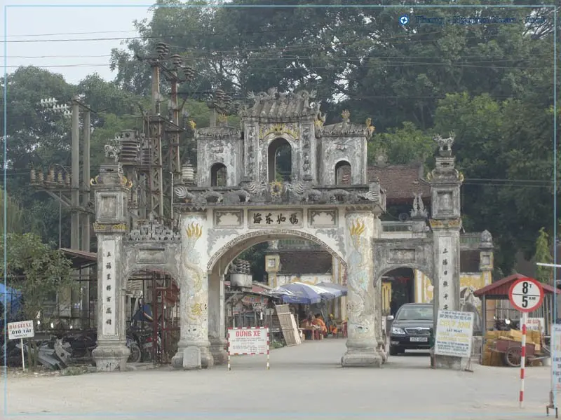 Cổng Đền Chùa Bà Tấm