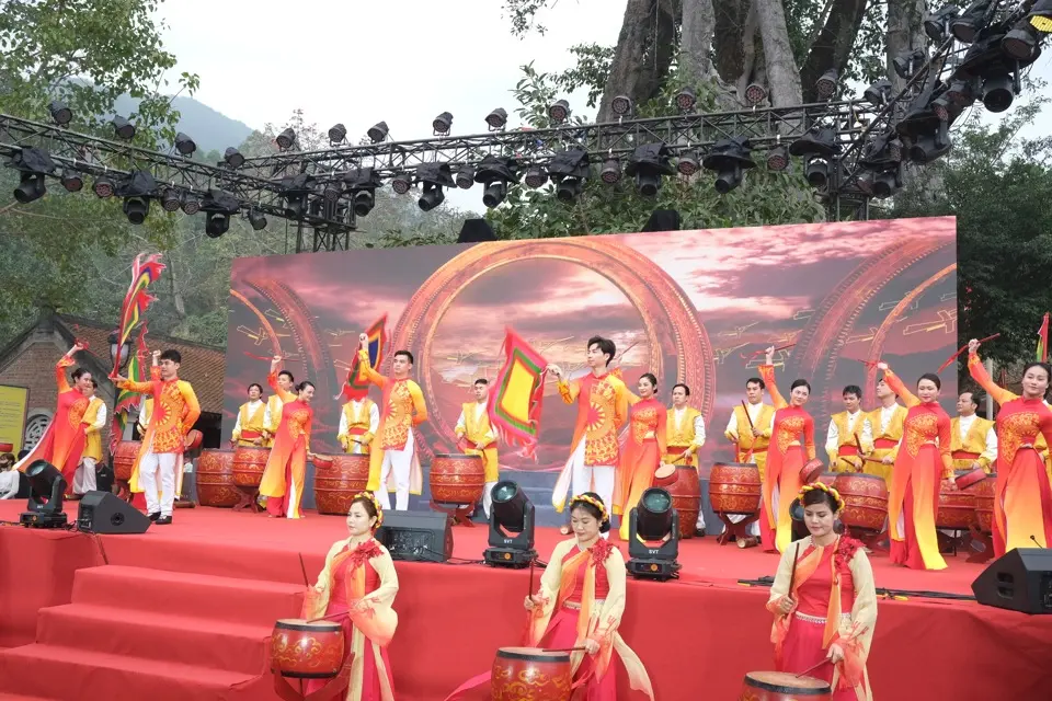 Văn nghệ tại Lễ hội Tây Thiên