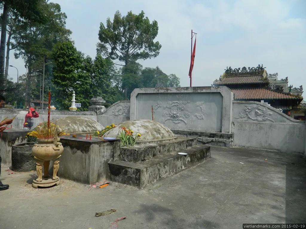 Mộ phần Tả quân Lê Văn Duyệt