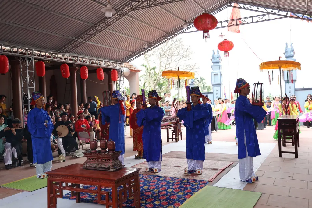 Lễ tế tại Lễ hội đình Gia Dụ