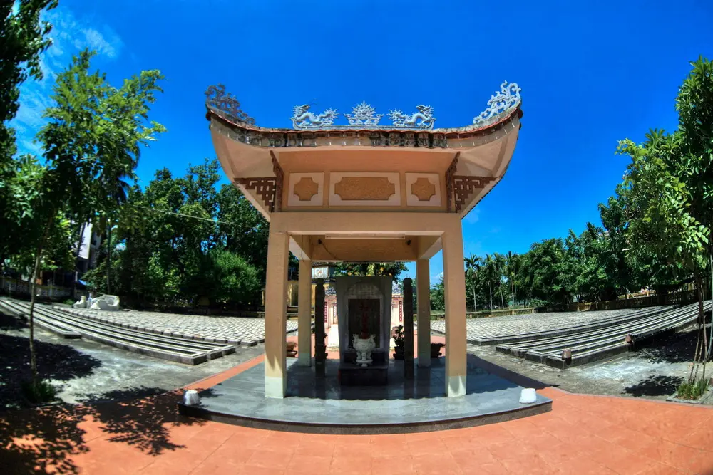 Cảnh quan khu di tích Nghĩa Trủng Hòa Vang