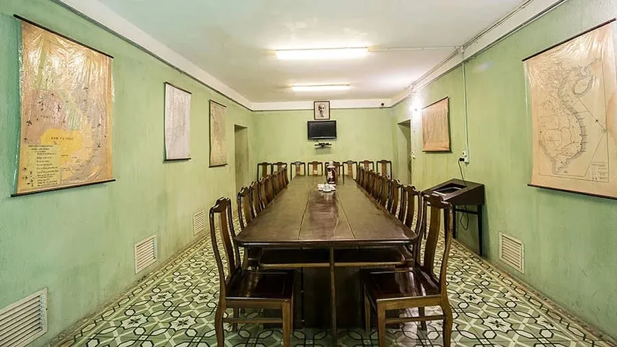 Bên trong Nhà và hầm D67 tại Khu Di tích Hoàng Thành Thăng Long