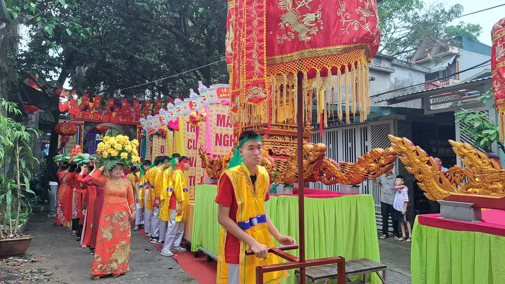 Nghi lễ rước kiệu Mẫu tại Lễ hội Phủ Bà