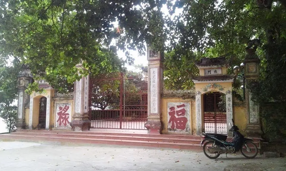 Không gian cảnh quan bên ngoài Đình làng Bối Khê