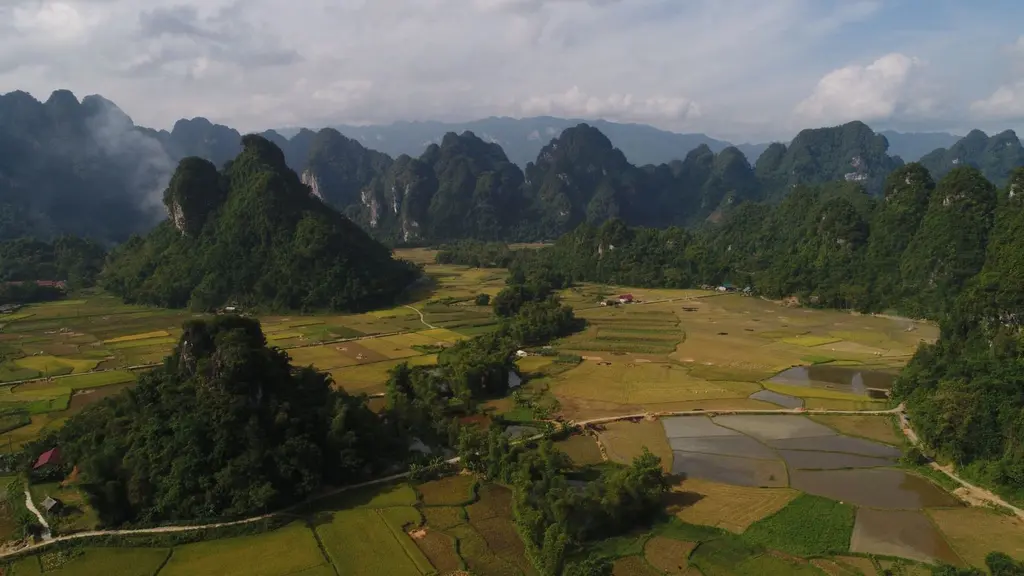 Cảnh quan thiên nhiên tại khu di tích Thắng Cảnh Thượng Lâm