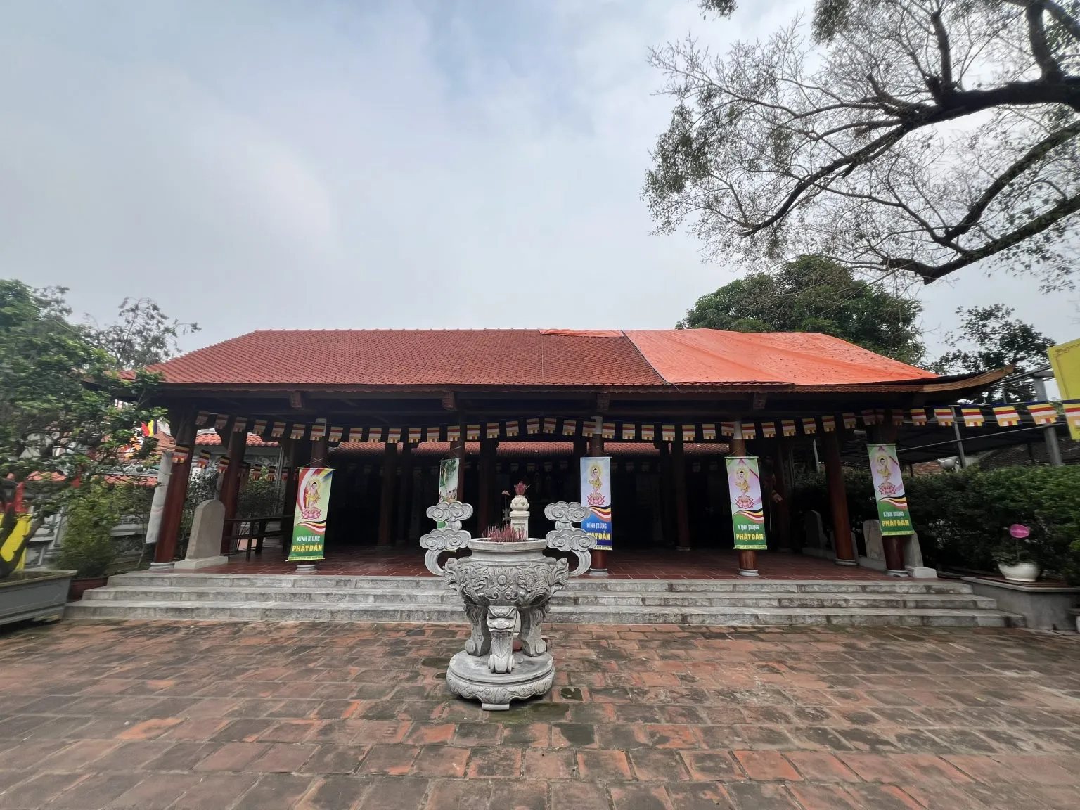 Chính điện Chùa Đa Sỹ
