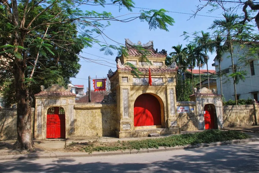 Cổng Phủ Tùng Thiện Vương