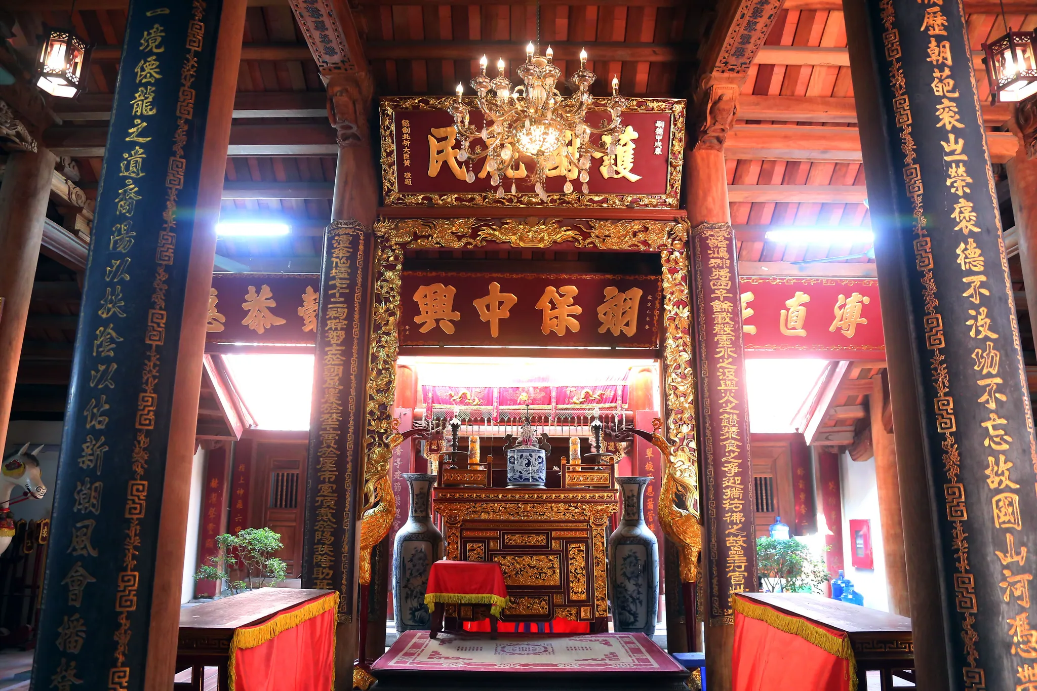 Không gian thờ tự đình Thị Cấm