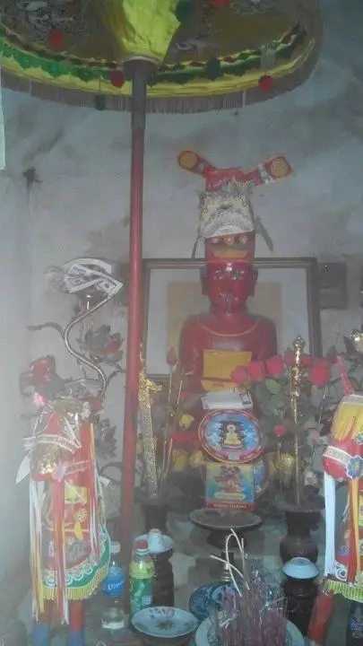 Ban thờ trong am thờ Lăng Đĩnh Quận công Ngô Công Mỹ
