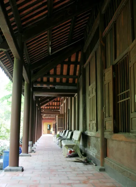 Hành lang Chùa Tôn Thạnh