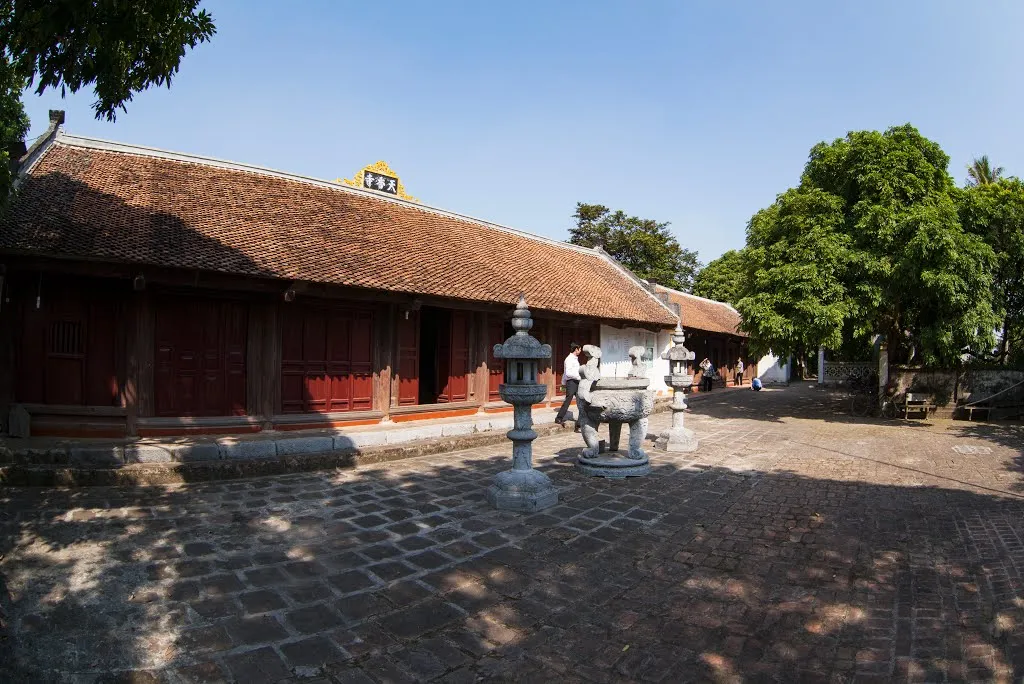Cảnh quan Chùa Mét