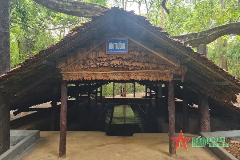 Nơi làm việc của Bộ Chỉ huy Miền tại căn cứ Tà Thiết