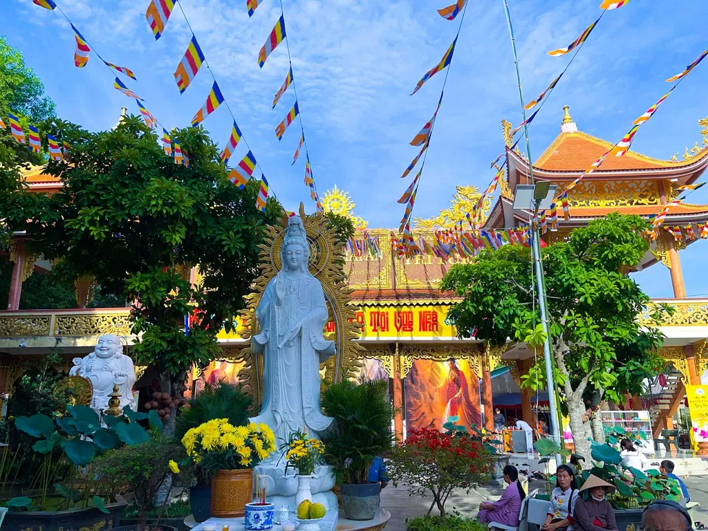 Cảnh quan tại Chùa Phật Ấn