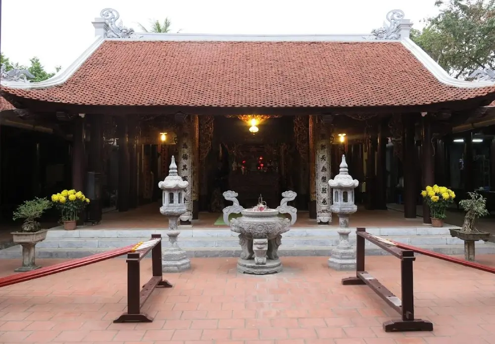 Cảnh quan Đình Phú Gia