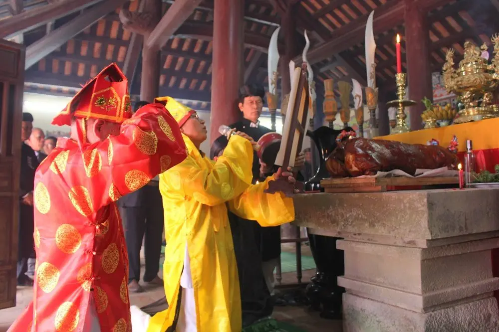 Nghi thức tế lễ tổ tiên truyền thống tại Lễ hội đình làng Bồ Bản
