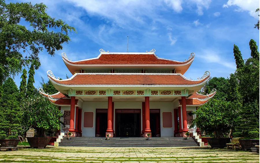 Đền thờ Nữ tướng Nguyễn Thị Định