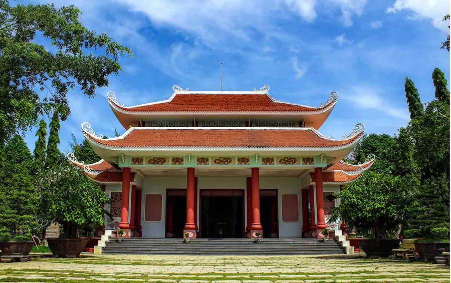 Đền thờ Nữ tướng Nguyễn Thị Định