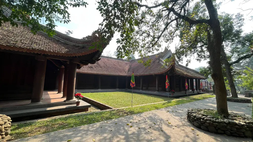 Cảnh quan di tích Miếu nhà Hậu Lê