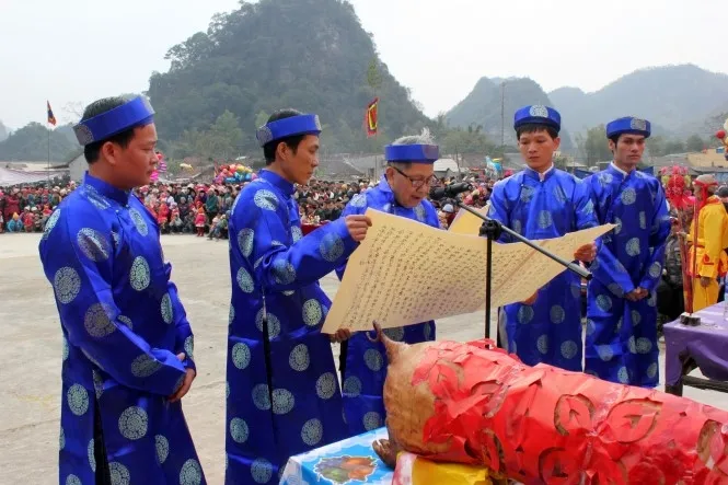 Thực hiện Lễ tế theo phong tục tại Lễ hội Chùa Sùng Phúc