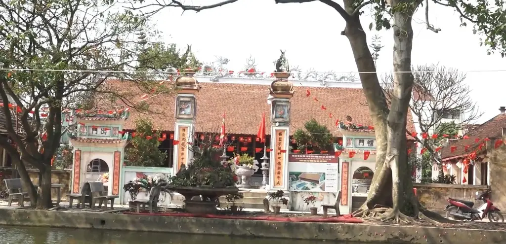 Cảnh quan Đình Vĩnh Lộc