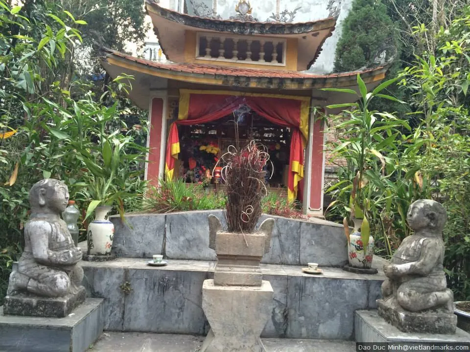 Cảnh quan Mộ Trạng Bùng Phùng Khắc Khoan