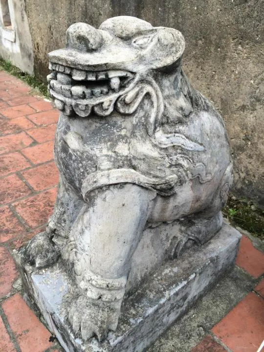 Tượng nghê đá tại Lăng họ Trần
