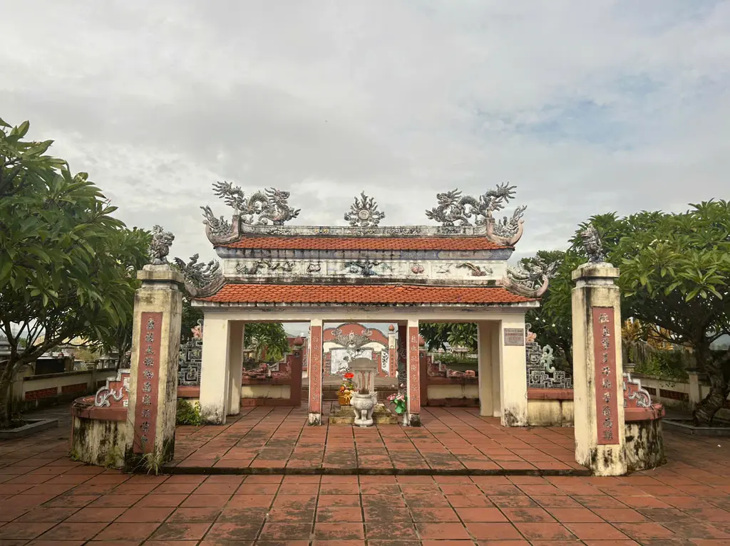 Hình ảnh Lăng Mộ Ông Ích Khiêm
