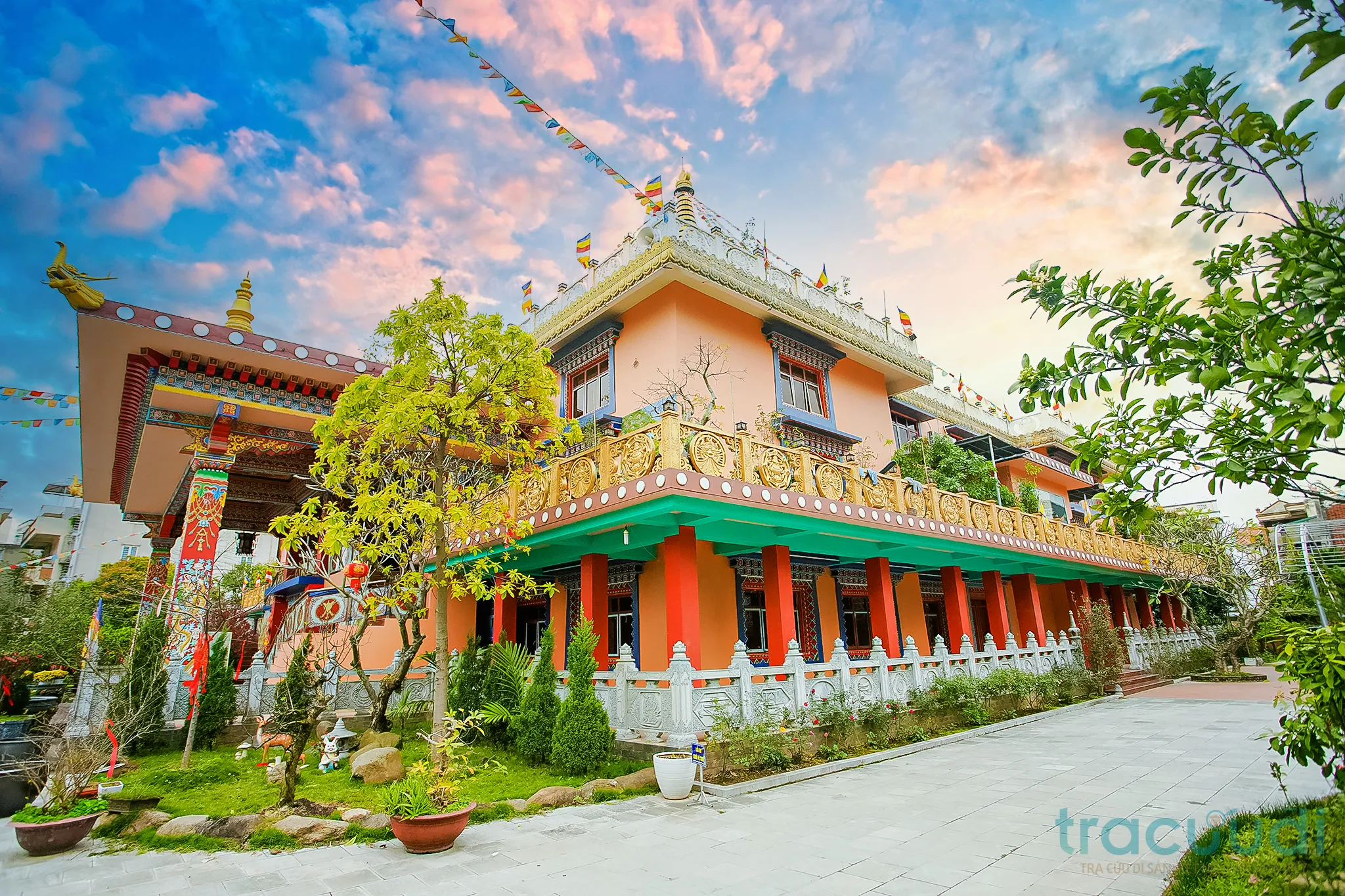 Cảnh quan di tích Chùa Long Quang