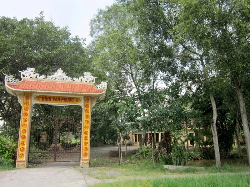 Cổng Đình Vạn Phước