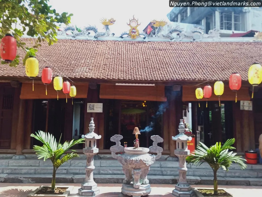 Cảnh quan Đền Vệ Quốc