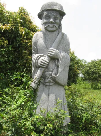 Tượng đá tại Lăng Dinh Hương