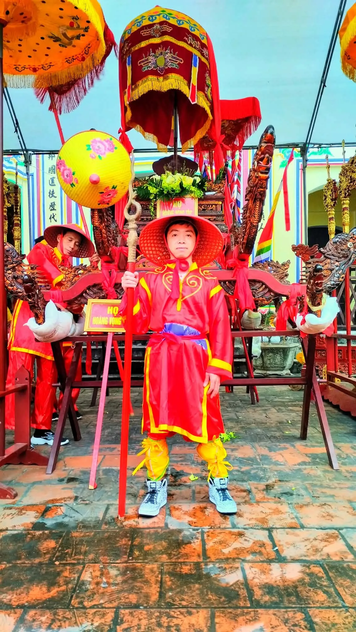 Quân kiệu trong Lễ hội làng Hoành Nha