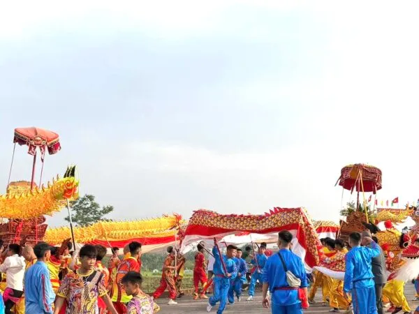 Không khí Hội đình Thị Nguyên