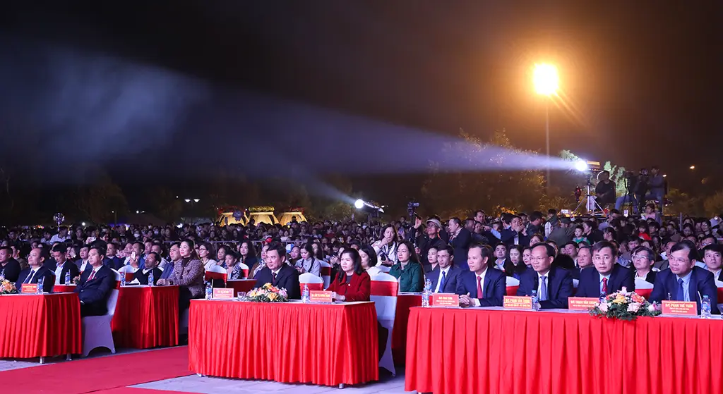 Đại biểu tham dự Lễ hội Xương Giang