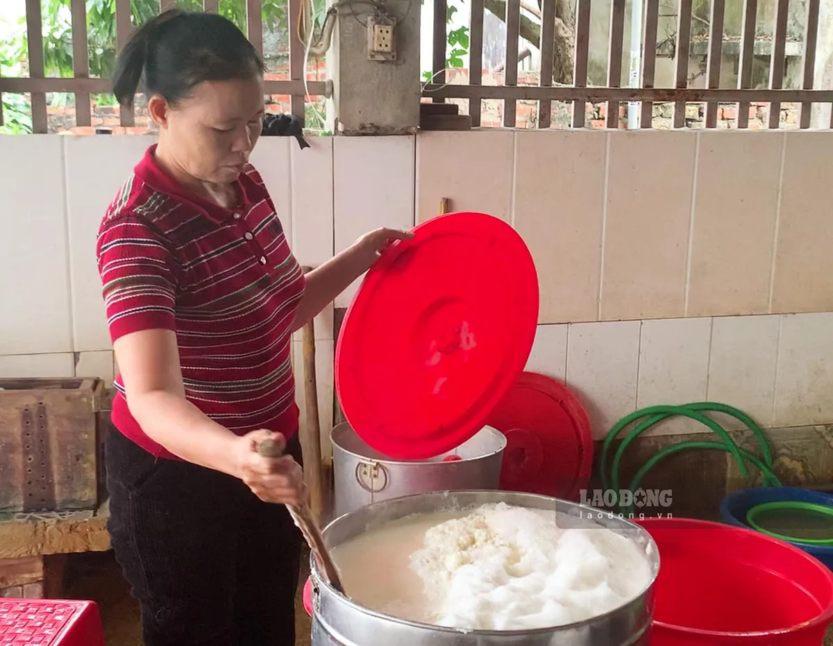 Công đoạn làm ra miếng đậu làng Kênh thành phẩm tốn rất nhiều thời gian