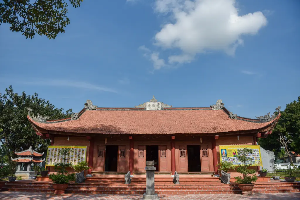 Khuôn viên Chùa Bắc Mã