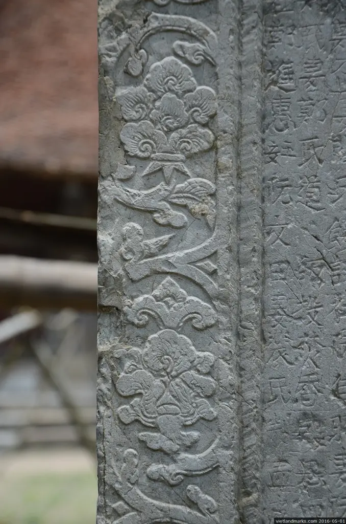 Hoa văn trên bia đá tại Chùa Thổ Hà