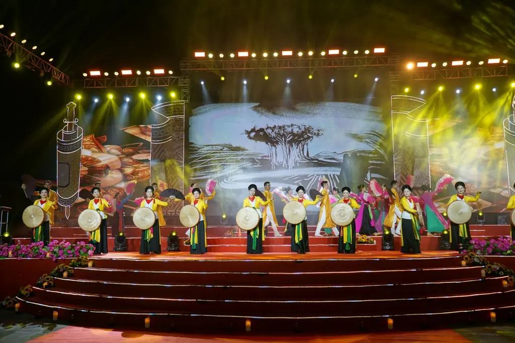 Văn nghệ tại Hội chùa Keo (hội Xuân)